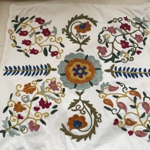 Pottery Barn Crewel Embroidered Pillow Cover 20”sq